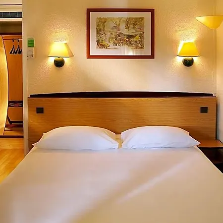 Campanile Hotel 3*